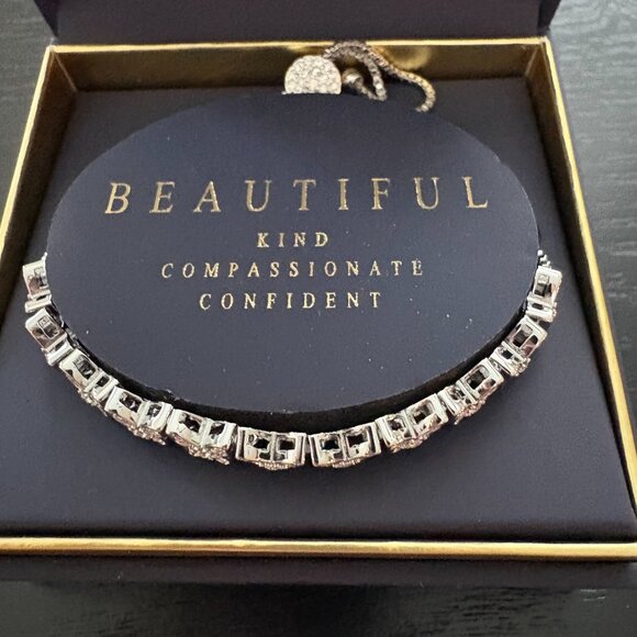 Brilliance Crystal Butterflies Adjustable Tennis Style Bracelet New in Box - Picture 5 of 8